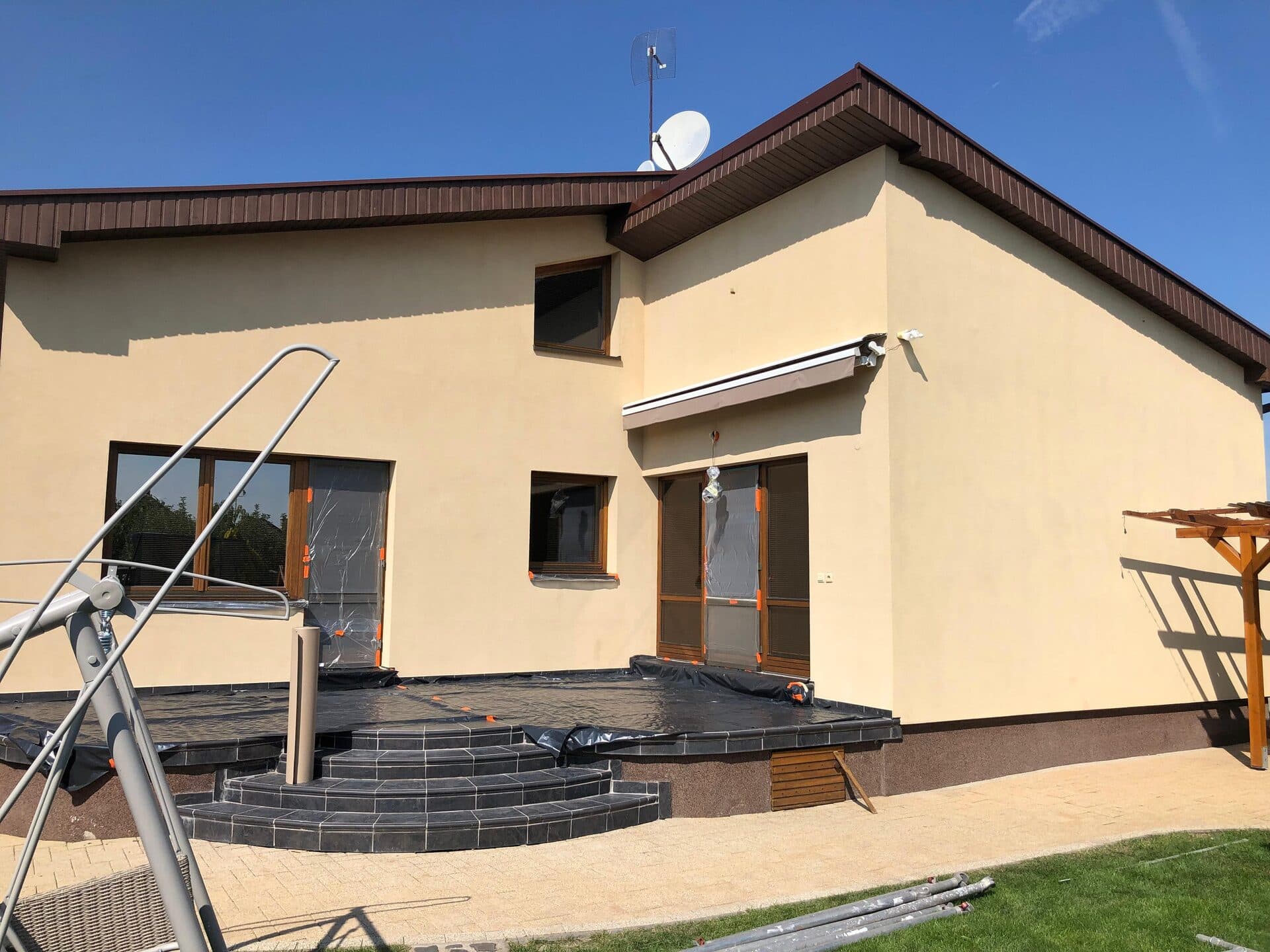 Nátery fasád — CAPAROL Clean Concept Trenčín