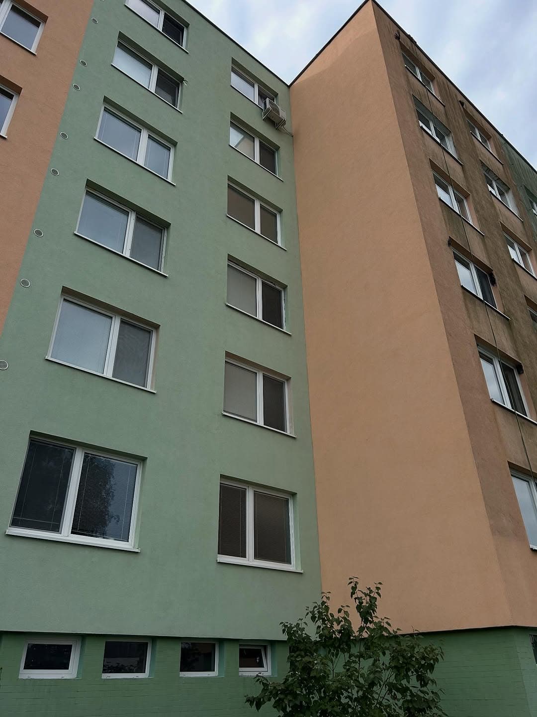 Čistenie fasád a exteriérov — projekt 3