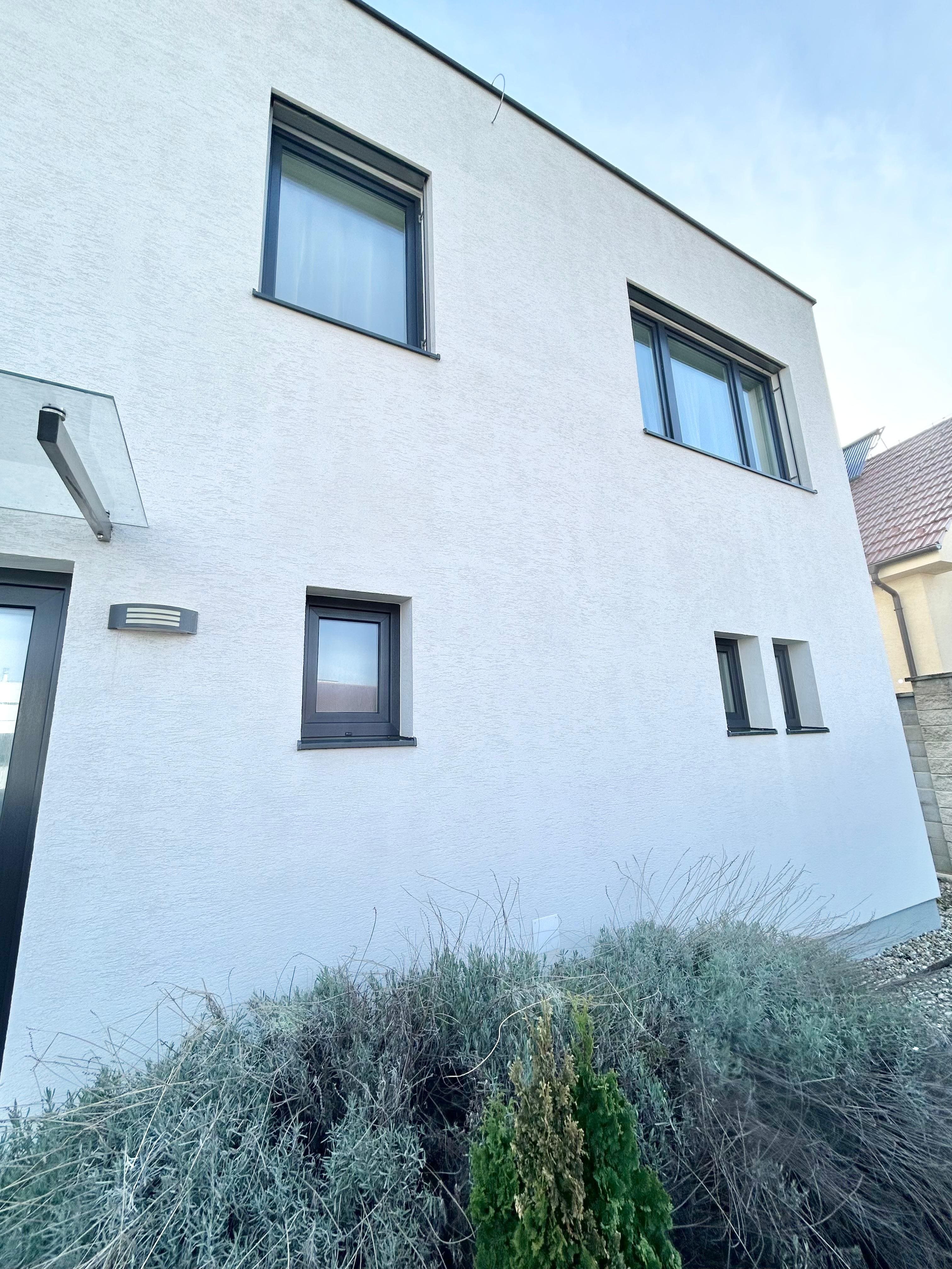 Rekonštrukcia fasády — po